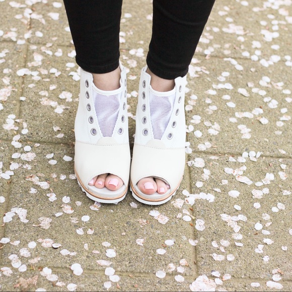 Sorel Shoes - Sorel Joanie Mesh Wedge Bootie White